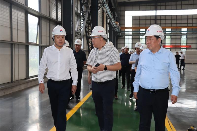 山东省临朐县党政考察团到维多利亚老品牌vic铝业参观考察